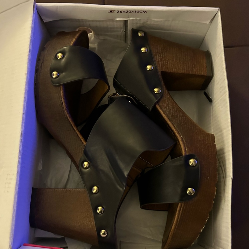 Shoes worn Once & 3 pair Never Brand New All are Very good condition